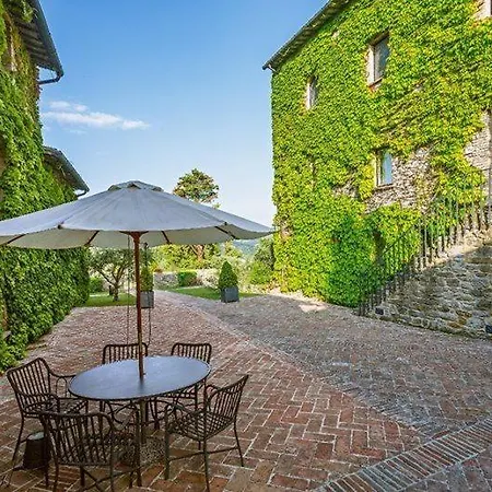 Sleeps 4 Air Con